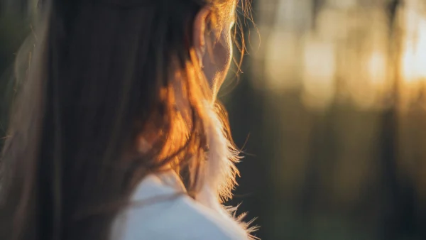 ‘Het was niet de vraag óf hij ontplofte, maar wanneer’: Renske verbreekt het contact met haar narcistische vader