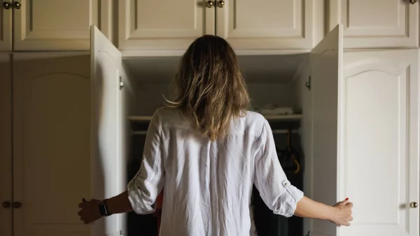 Lot verkocht haar kast op Marktplaats aan een oude bekende: 'Ongemakkelijk, daar stond hij met zijn vriendin'