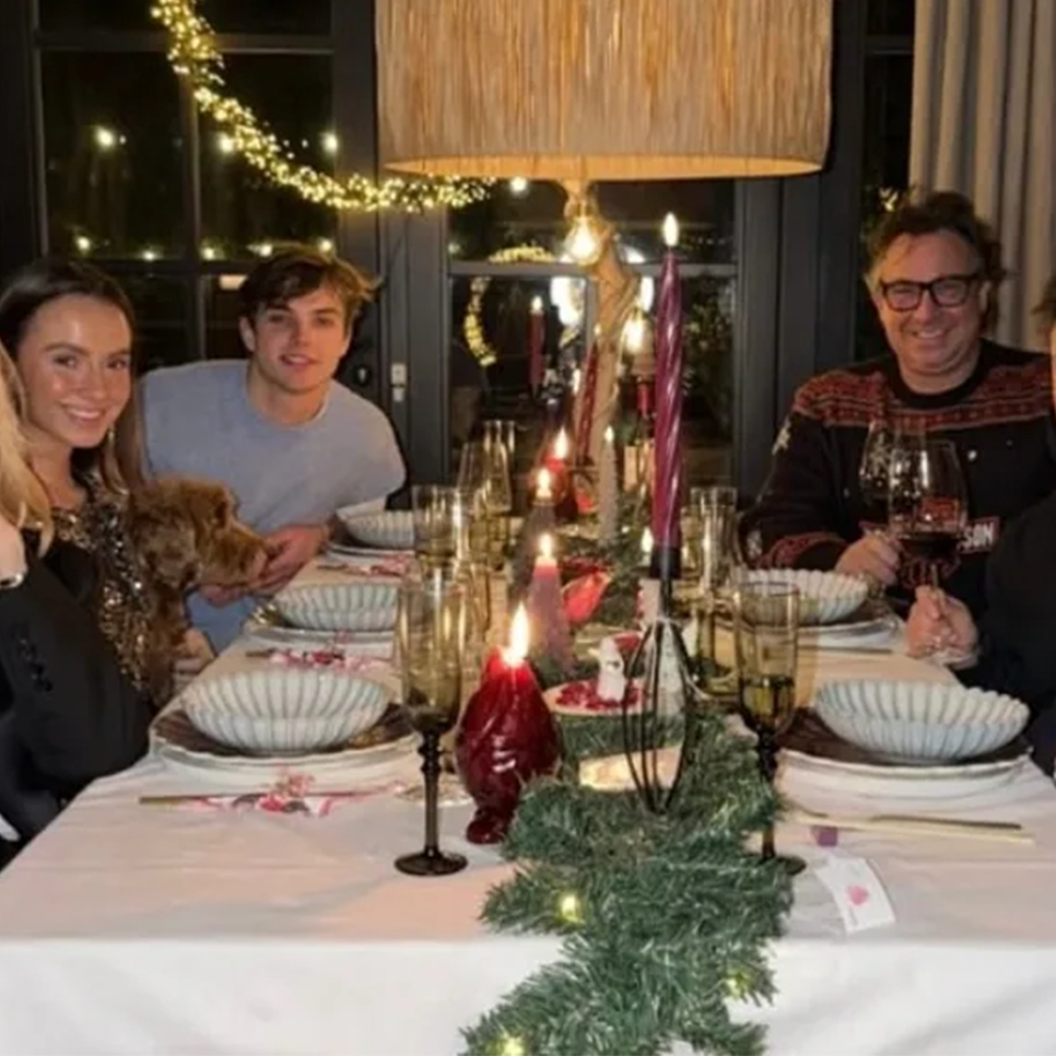 Familie Borsato viert samen kerst en introduceert nieuwe traditie: ’Proosten op het nieuwe jaar’