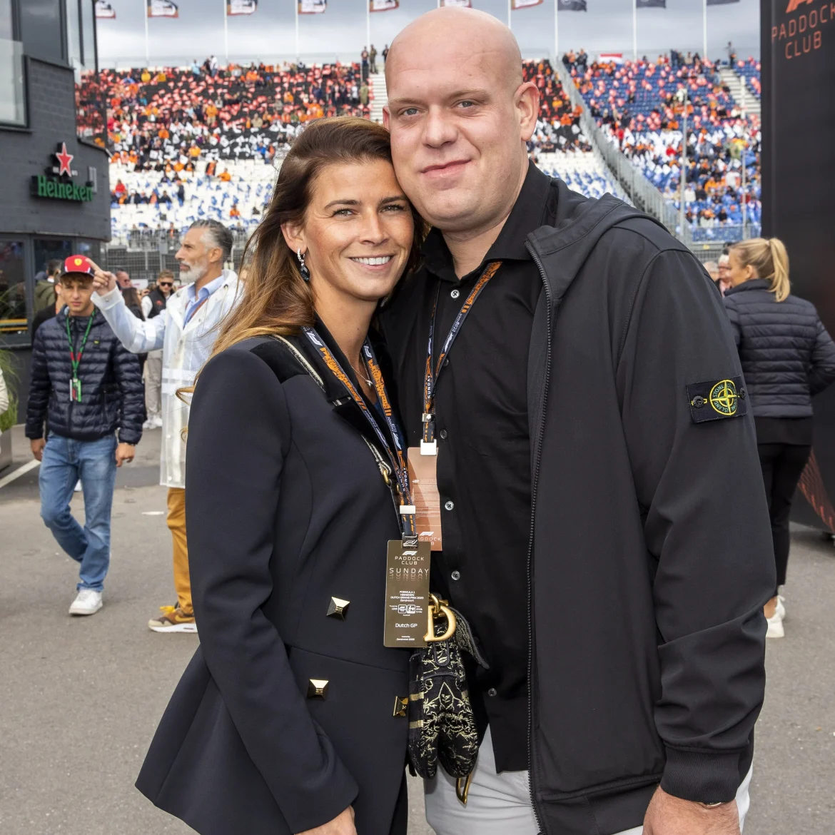 Michael van Gerwen en Daphne Govers