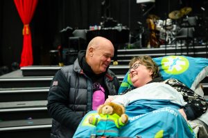 Thumbnail voor De laatste wens van de ongeneeslijk zieke Betty: 'Heel even was er geen hospice, geen ziekte en geen zorgen'