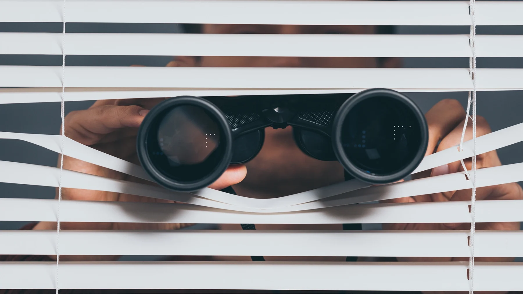 bedrogen vrouw - overbuurvrouw begluren