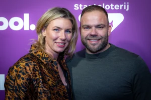 Thumbnail voor Greetje Hakvoort doet boekje open over relatiebreuk: 'Hoop elkaar weer te vinden'