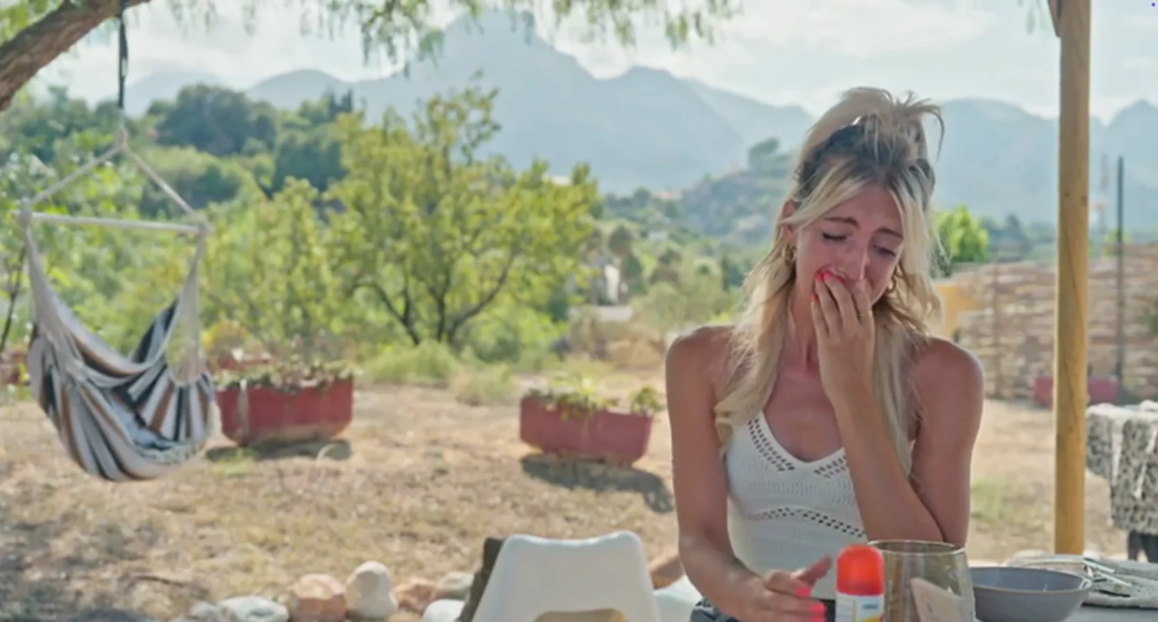 Denise breekt in 'De Hanslers': 'Ik verdien het niet dat ik zo op straat word gezet'