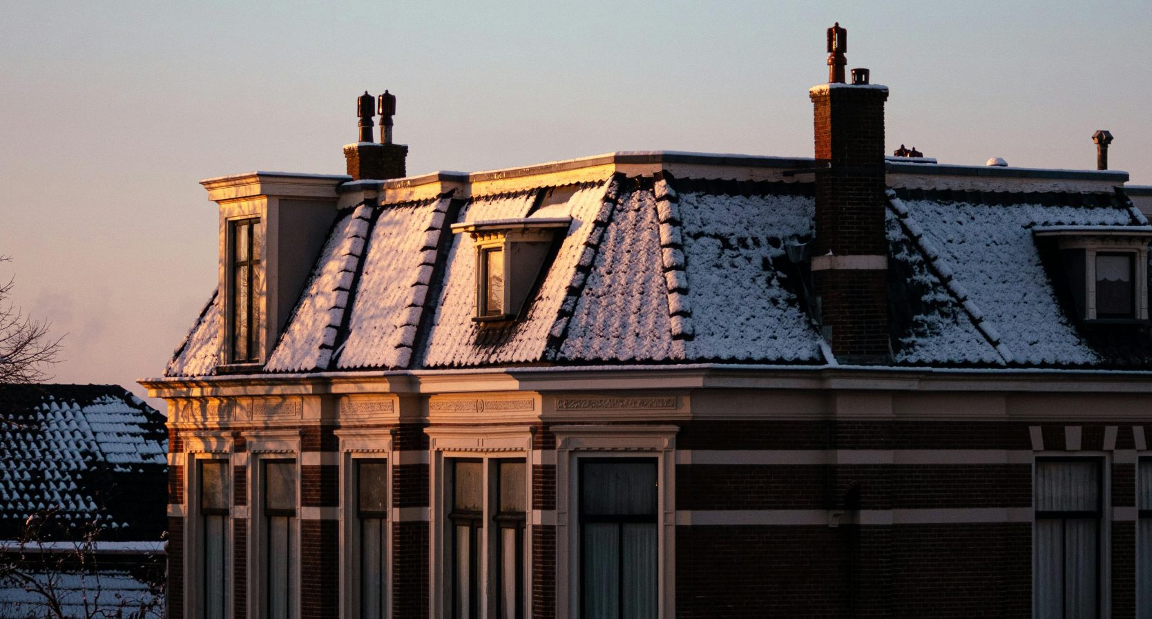daken met sneeuw