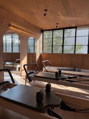 Thumbnail voor Altijd al Reformer Pilates willen proberen? Hier scoor je je eigen pilatesbord voor een prikkie