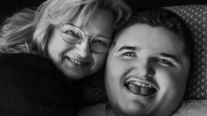 Thumbnail voor Sandra's zoon Dani (25) overleed aan Duchenne: 'Hij wist dat hij niet oud zou worden, maar was zo bang voor de dood'