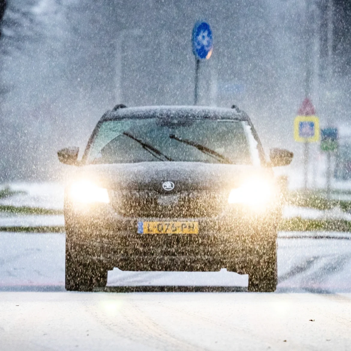 Moet je de deur uit? Rijkswaterstaat waarschuwt ook donderdag voor gladheid