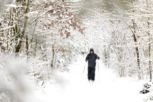 Opletten geblazen: 'krachtige depressie' met flinke lading sneeuw onderweg naar Nederland