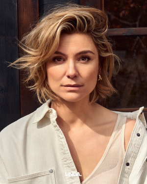 'Niet alleen mijn gezicht lijkt z'n eigen weg te gaan, ook mijn lichaam doet vrolijk mee'