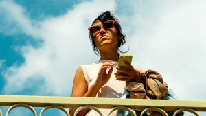 Thumbnail voor Sandra (51) betaalt alles voor haar moeder, die drie weken bij haar vakantie viert: 'Krijg ik een Tikkie voor de boodschappen'