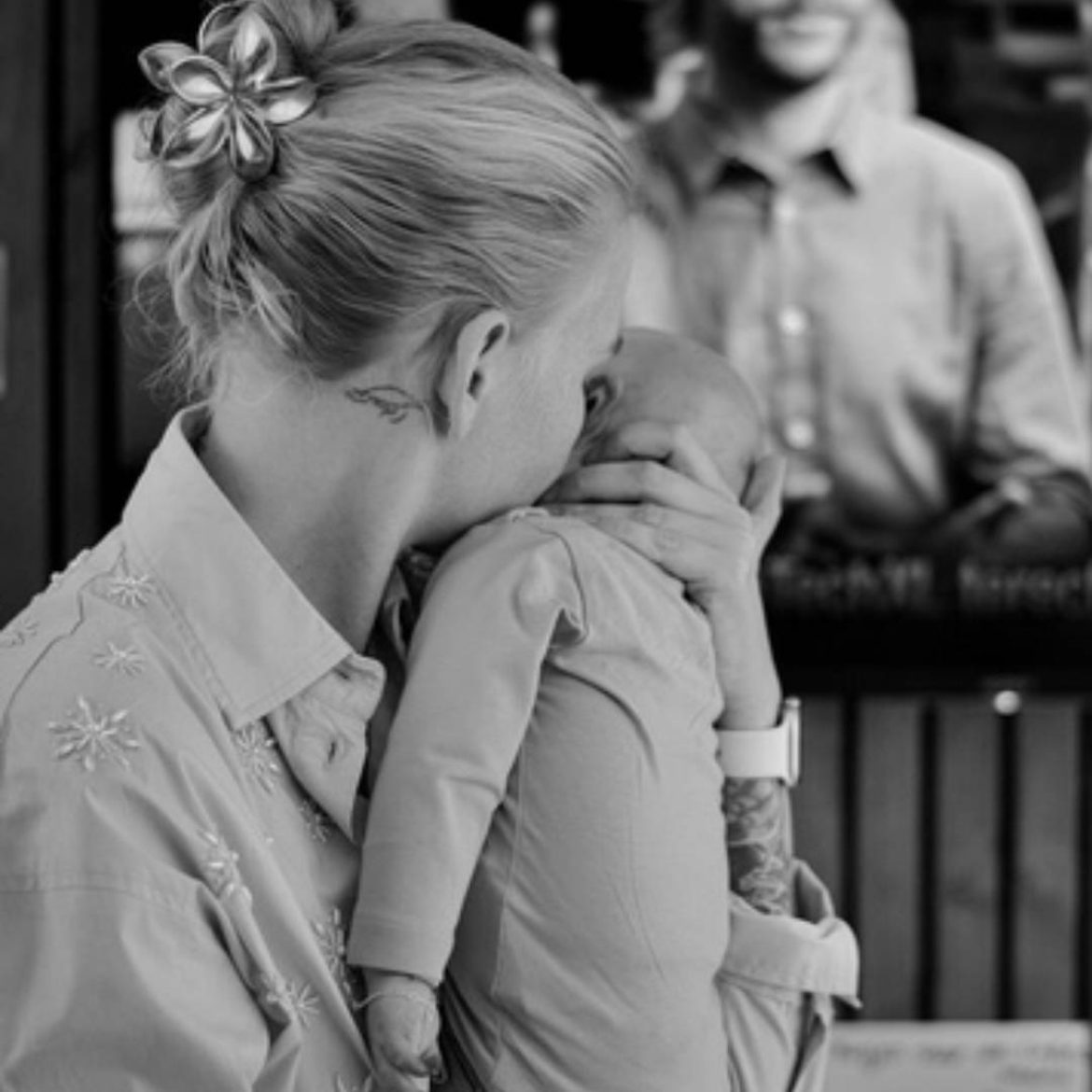 Samantha’s zoon Nolan (7 maanden) overleed door verstikking: 'Hij kwam vast te zitten tussen het bed en de radiator'