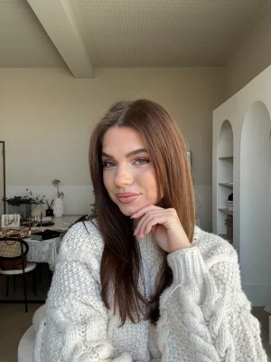 Thumbnail voor Kristina ontwikkelde mascara-allergie: 'Mijn ogen waren dik, rood en er zaten korsten op'