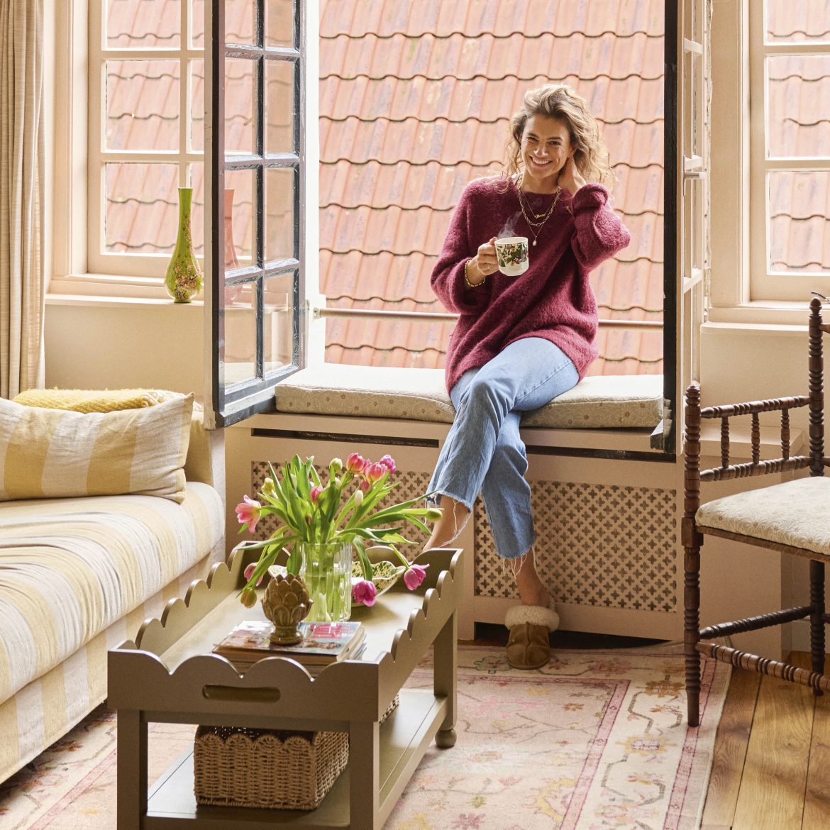 Liesbeth Rasker in haar woning in Amsterdam