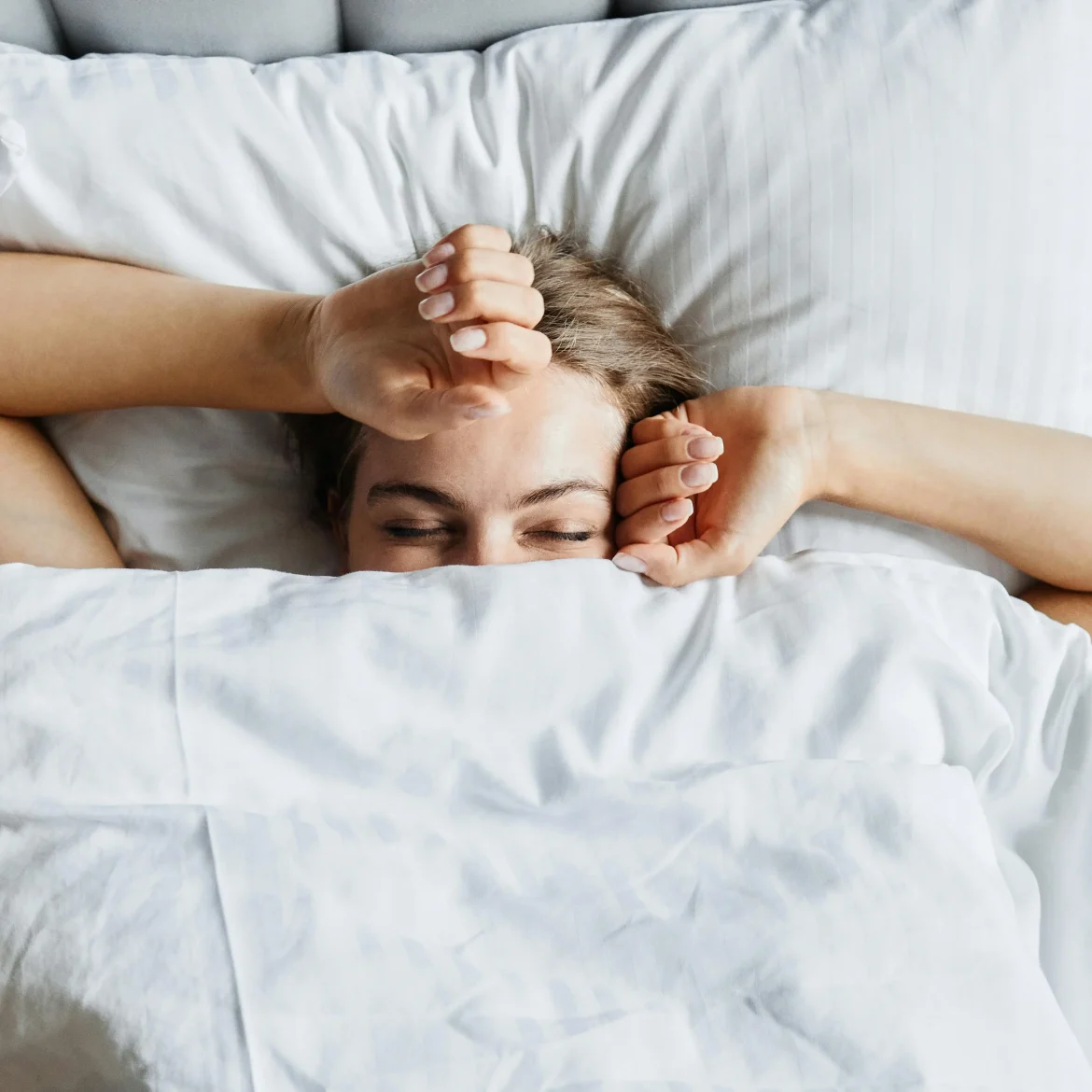 Dankzij dit wondermiddel sta je op met een uitgeruste huid