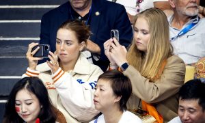 OS: Zwemmen, finale 100 meter schoolslag