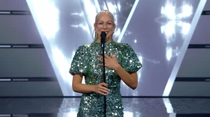 Sanne van Assouw met Voilà in The Voice of Holland