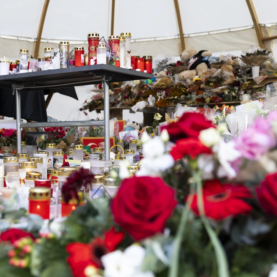 bloemen slachtoffers | haardonaties slachtoffers cafébrand