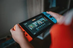 Jongen speelt game op zijn Nintendo | jongen schiet vader dood