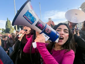 Thumbnail voor 'Als een man een vrouw verkrachtte dan kon dat delict ongedaan gemaakt worden door met het slachtoffer te trouwen'