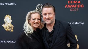 vrouw dennis weening, nieuw huis