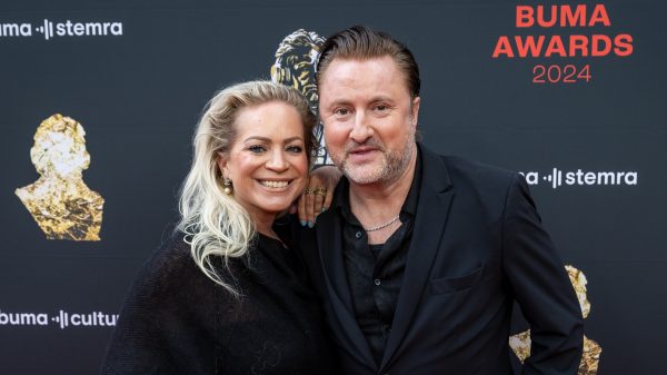 vrouw dennis weening, nieuw huis