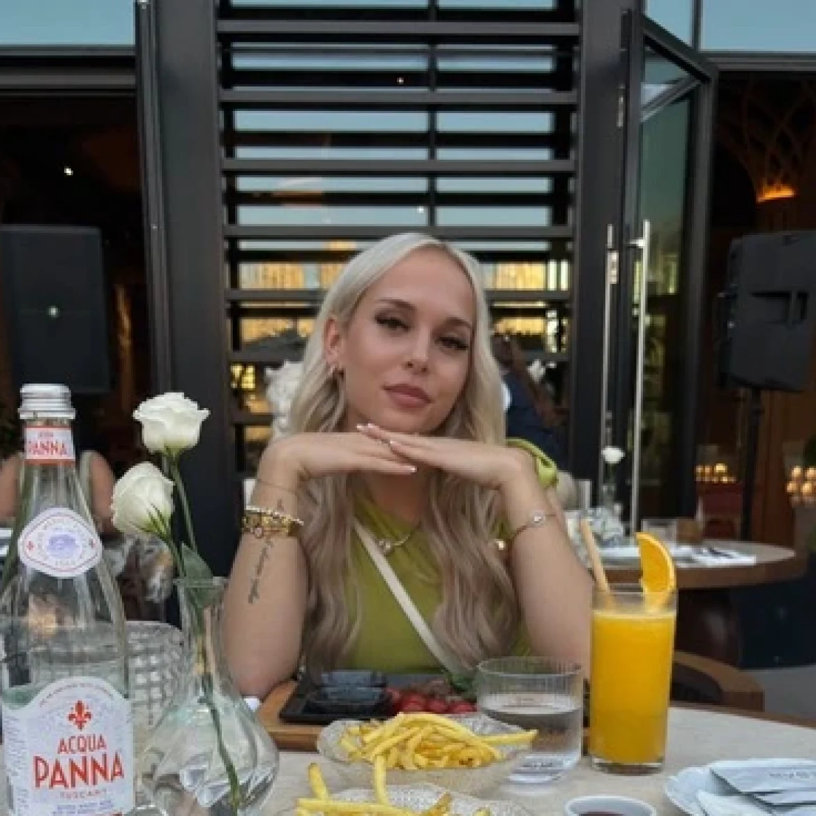 Nova begon op gymnasium, maar maakte school niet af