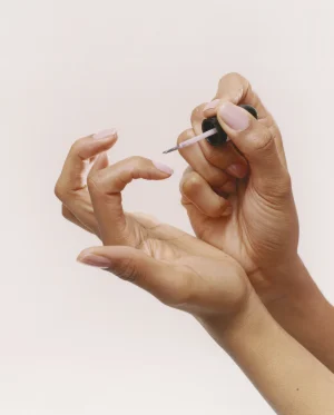 Thumbnail voor Deze variant op French manicure wordt dé nageltrend van 2026
