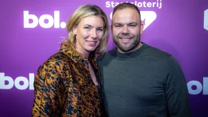 Thumbnail voor Verzoening tussen Greetje Hakvoort en ex Bart: stel uit 'URK!' is weer samen