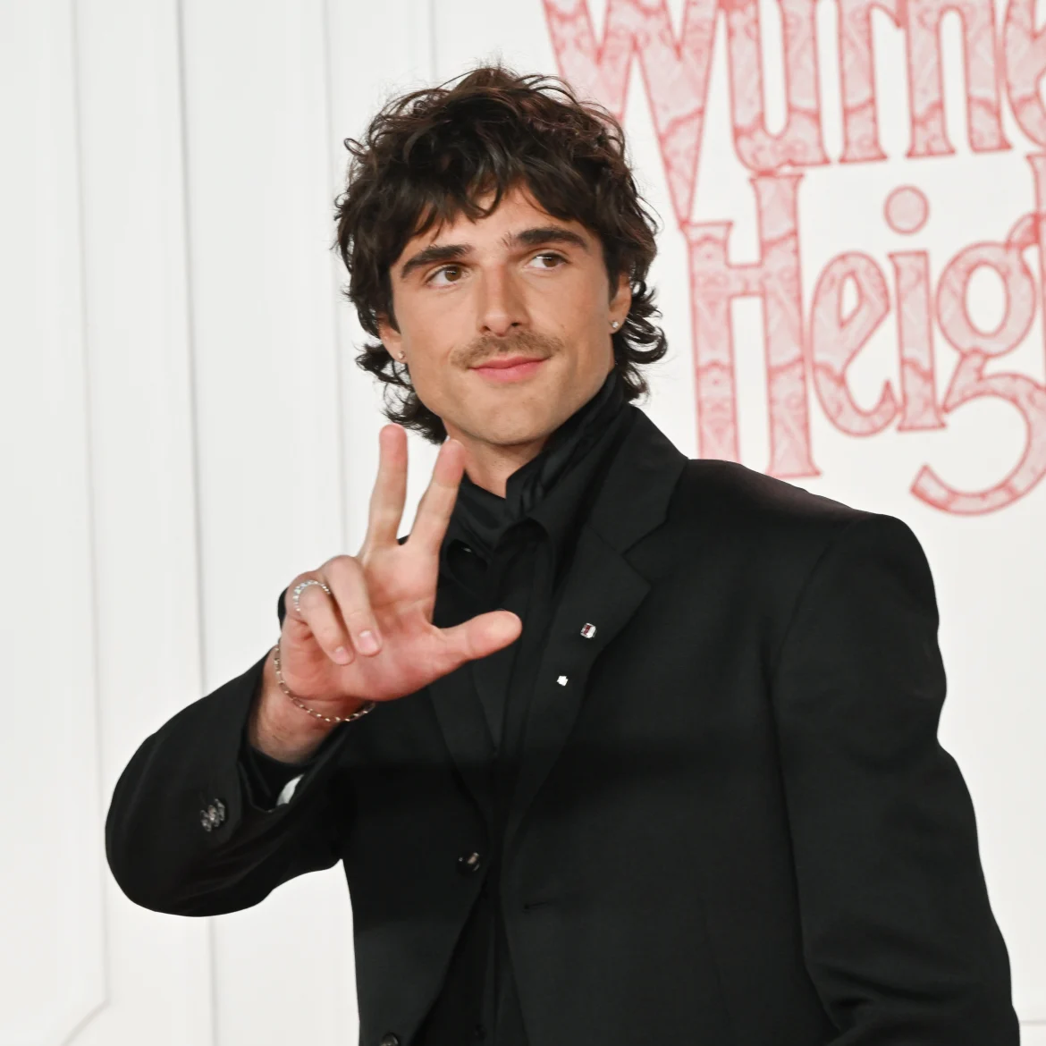 jacob elordi james bond