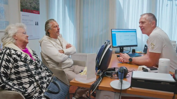 toiletjuffrouw Joke audicien