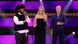 Angelo Benson tegenover Phill Bee in 'The Winner Takes It All' met Hélène Hendriks