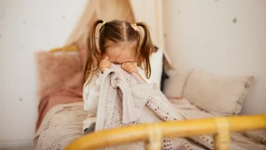 Thumbnail voor Peuter (2) alleen achtergelaten: buren slaan alarm na urenlang huilen