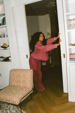 Thumbnail voor Binnenkijken bij Rosa-Milly: 'Mijn bank vond ik aan de Herengracht, een giller toch?'