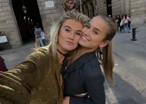 Thumbnail voor Julie verloor haar grote zus Paula: 'Elke nieuwe herinnering is er één zonder haar'