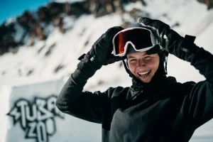 Thumbnail voor Snowboardster Romy (20) gaat naar de Olympische Winterspelen: 'Alles wat ik bereik, voelt als winst'