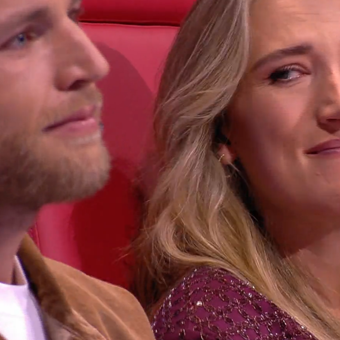 Het verhaal van Evi in 'The Voice' raakt Freek en Suzan diep: 'Ik ging ook door een donkere periode'