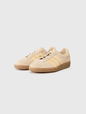 botergele schoenen