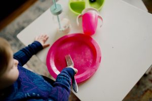 Thumbnail voor Ouders die 3-jarig zoontje lieten verhongeren krijgen levenslang: 'Nog nooit zoiets afschuwelijks meegemaakt in Oostenrijk'