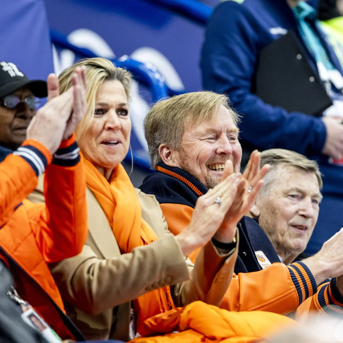 Willem-Alexander en Máxima feliciteren Femke Kok en Jutta Leerdam