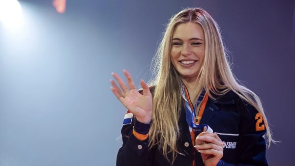Jutta Leerdam bij huldiging Olympische Spelen waar Diggy Dex ook bij was