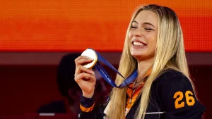 Thumbnail voor Daar ga je wel harder van schaatsen: déze grote geldbonus krijgen Jutta en andere winnaars van olympisch goud