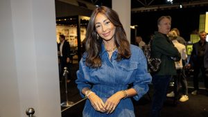 Thumbnail voor Maria Tailor liet zich een poncho van 2.800 euro aansmeren voor wintersport: 'Ik ga niet eens op wintersport'