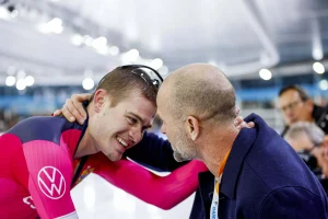 Thumbnail voor Erben Wennemars deelt lieve video van jonge Joep op het ijs: 'Vandaag sta je daar, Olympiër!'