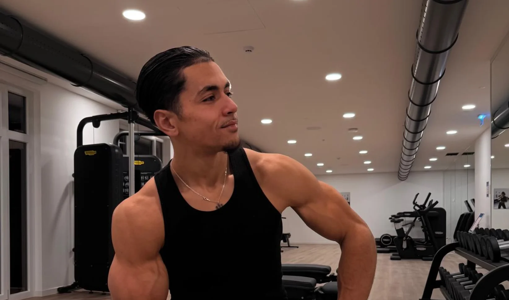 Anouar begon met afvallen. Nu is hij 82 kilo kwijt