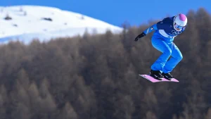 Thumbnail voor Hoogtevrees? Zo komen snowboarders op de 50 meter hoge Big Air-schans bij de Winterspelen: 'Supereng'