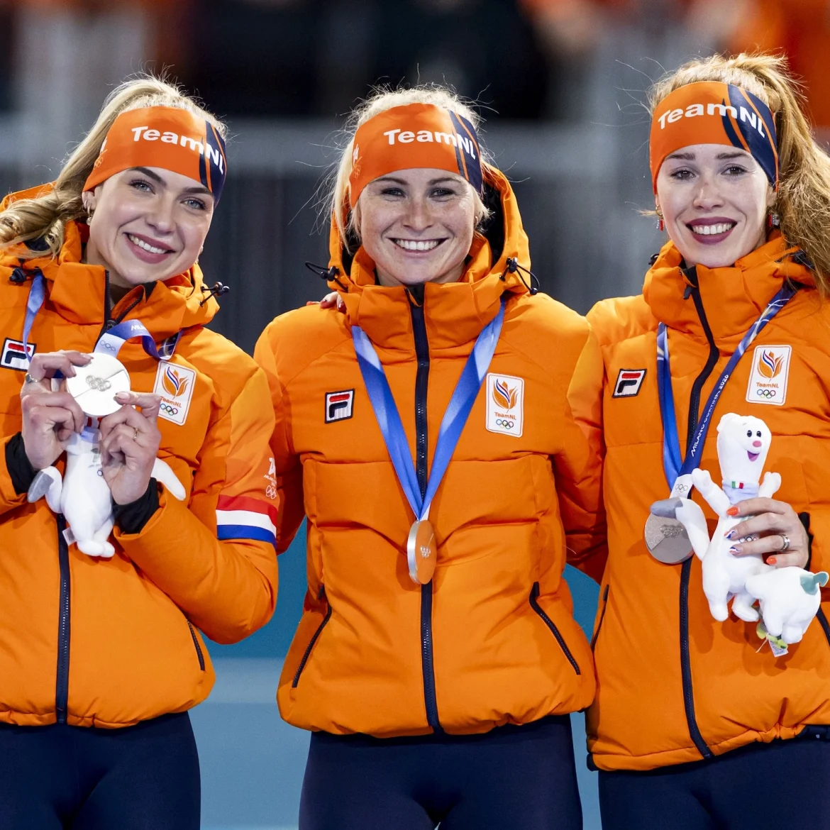 Ploegenachtervolging: vrouwen pakken zilver, mannen grijpen mis