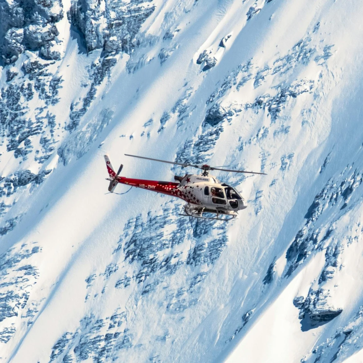 Helikopter in de sneeuw