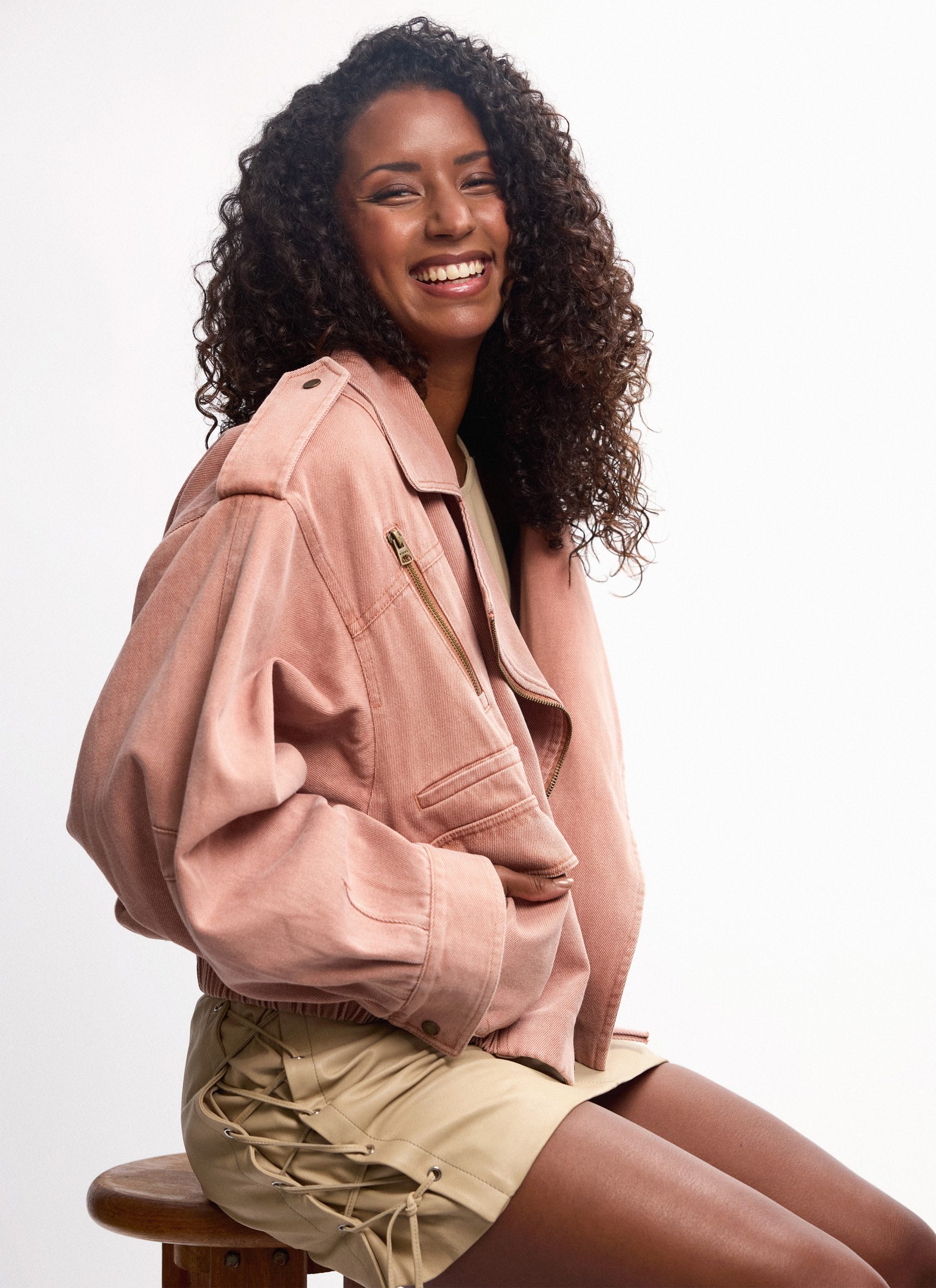 Nieuwe columnist Chaira Koops: 'Is ­­hoffelijkheid alleen weggelegd voor Doornroosjes en Amalia’s?'