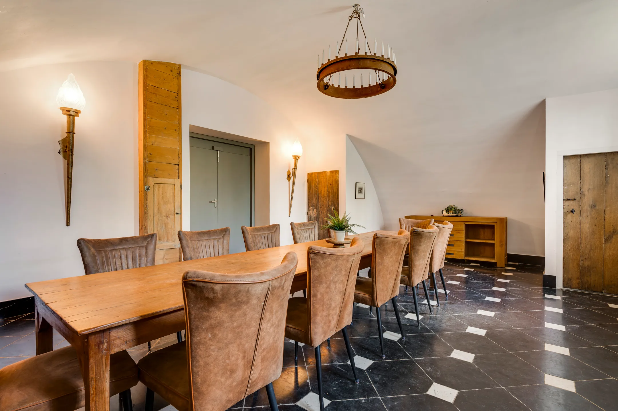 Eetzaal Limburgs kasteel